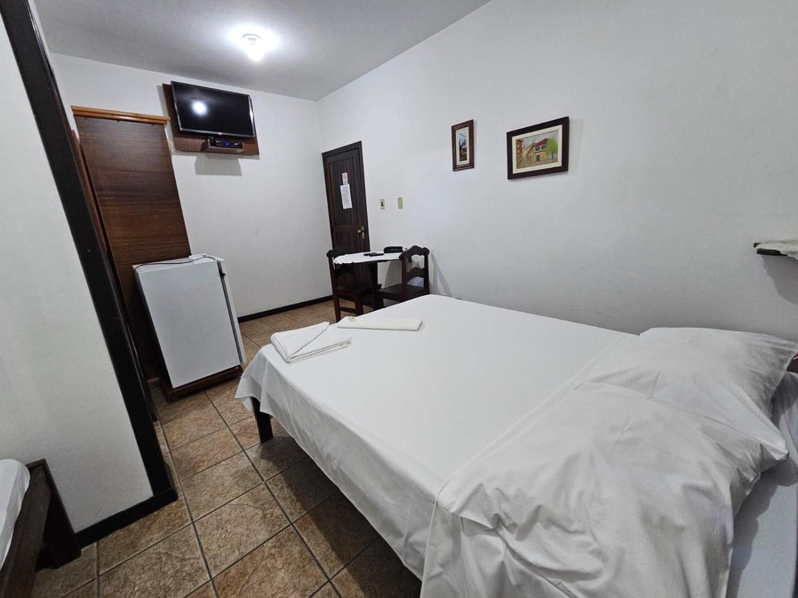 Schulz Pousada Joinville Bagian luar foto